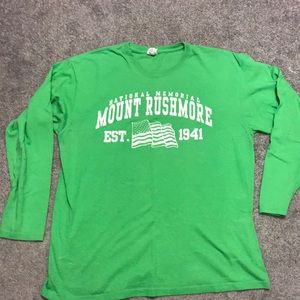 Mt Rushmore Souvenir Tee